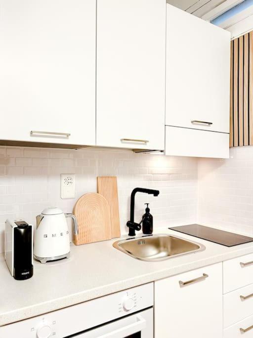 Bright Tiny Studio - Shared Pool & Sauna - Free Parking - Air Condition Muralto Extérieur photo