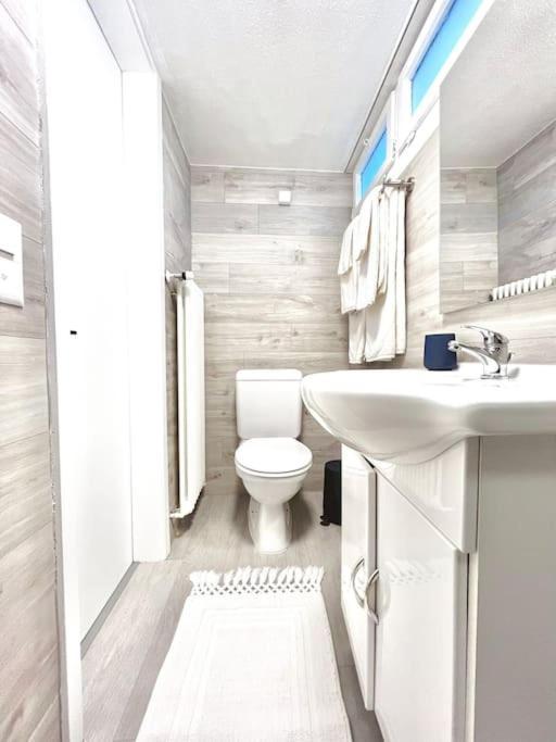 Bright Tiny Studio - Shared Pool & Sauna - Free Parking - Air Condition Muralto Extérieur photo