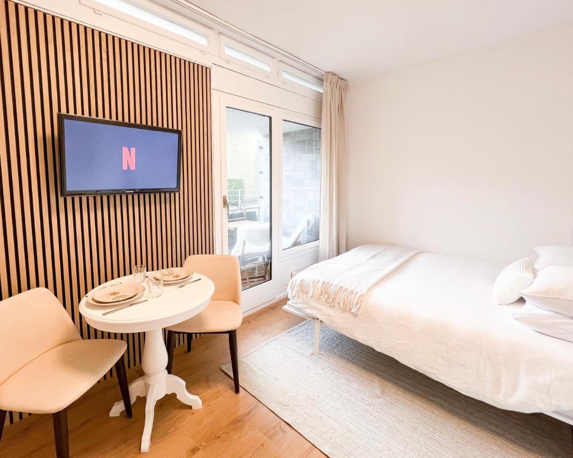 Bright Tiny Studio - Shared Pool & Sauna - Free Parking - Air Condition Muralto Extérieur photo