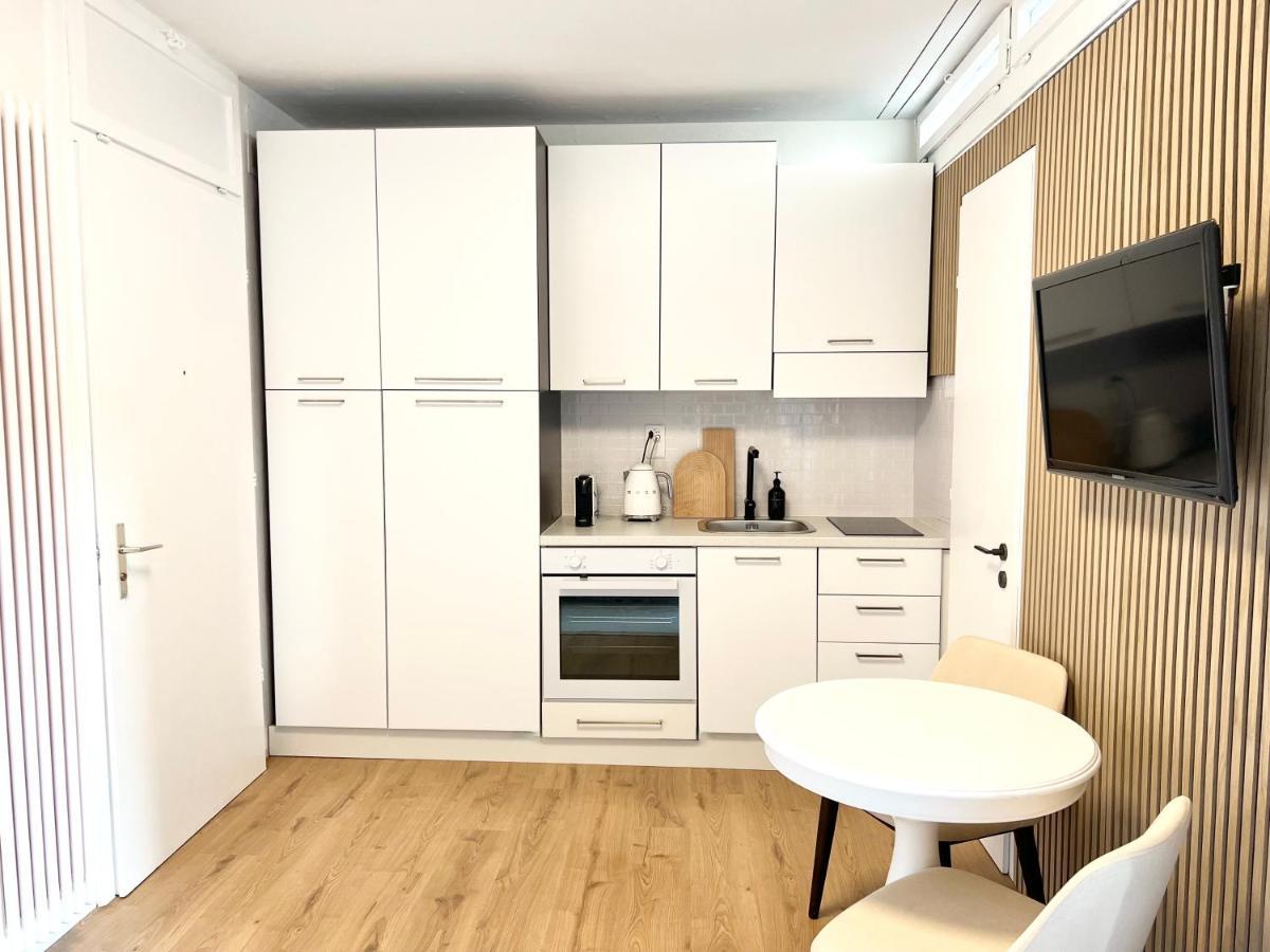 Bright Tiny Studio - Shared Pool & Sauna - Free Parking - Air Condition Muralto Extérieur photo