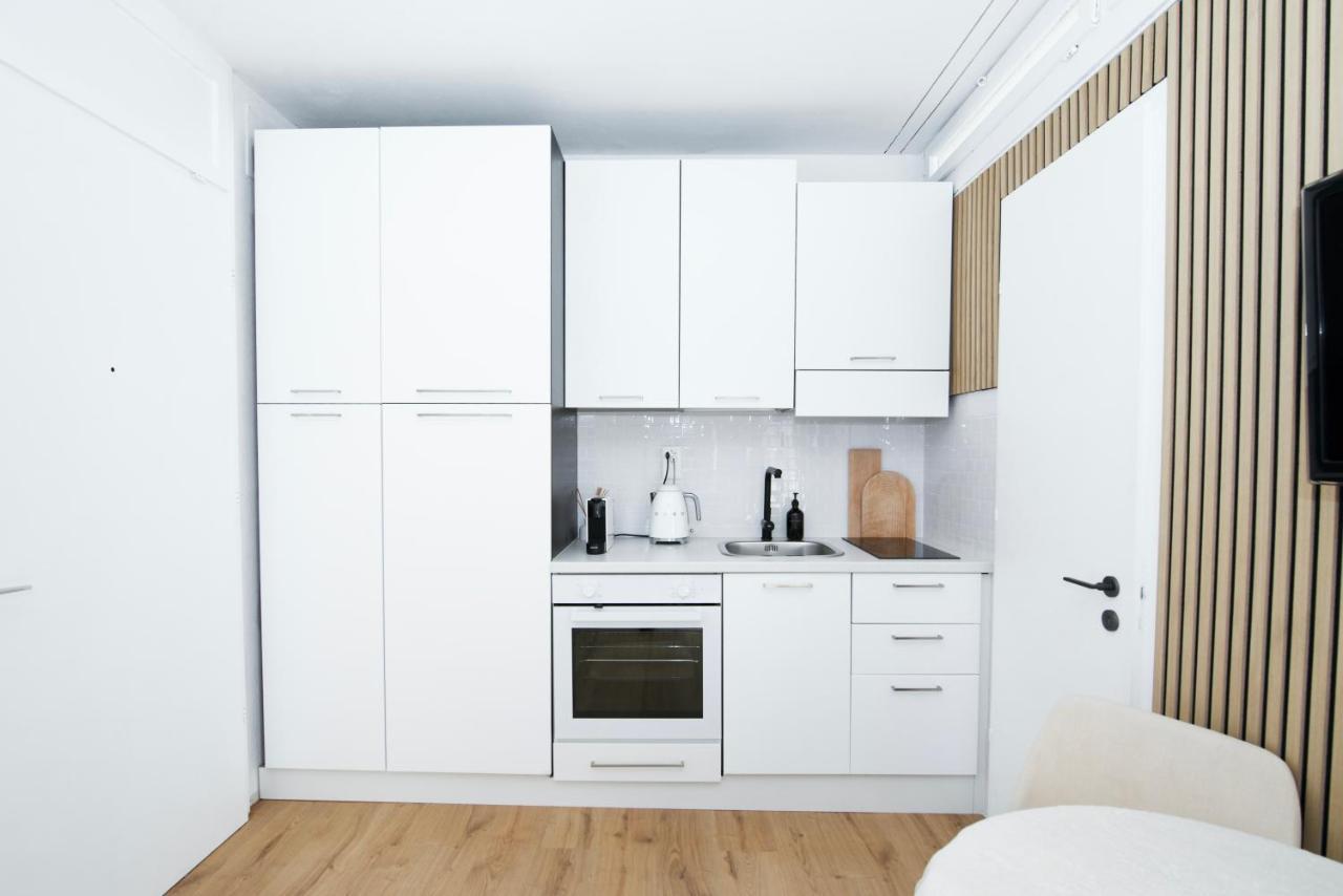 Bright Tiny Studio - Shared Pool & Sauna - Free Parking - Air Condition Muralto Extérieur photo